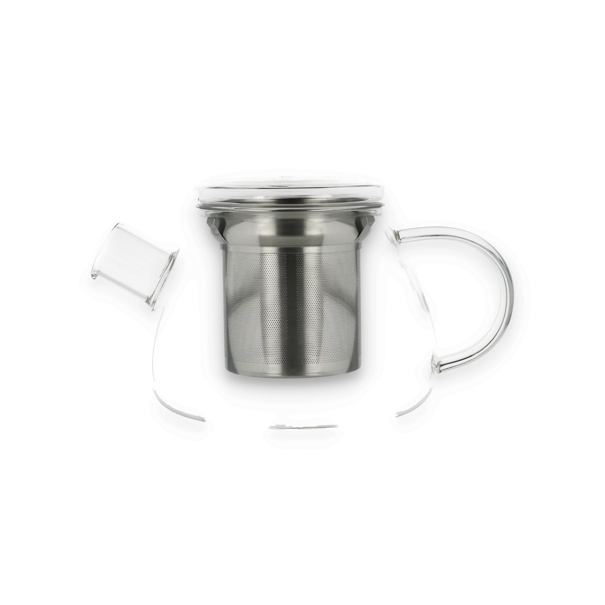 Transparenter Glaskrug mit Metallfilter und Deckel für losen Tee vor schwarzem Hintergrund